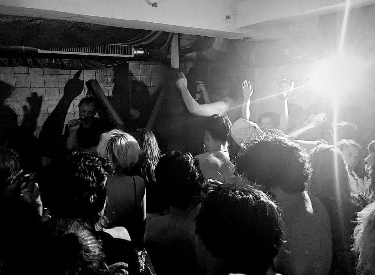 Neon Lies by @kitrayan