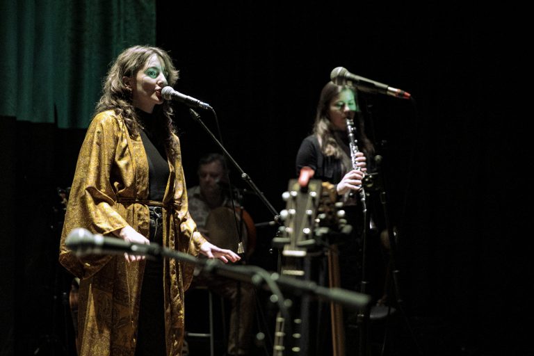 BaShbozouki's feat. Pheli Sommer, Nadina Memagić, Manu Théron