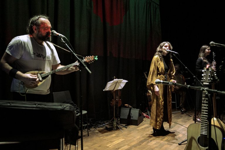 BaShbozouki's feat. Pheli Sommer, Nadina Memagić, Manu Théron