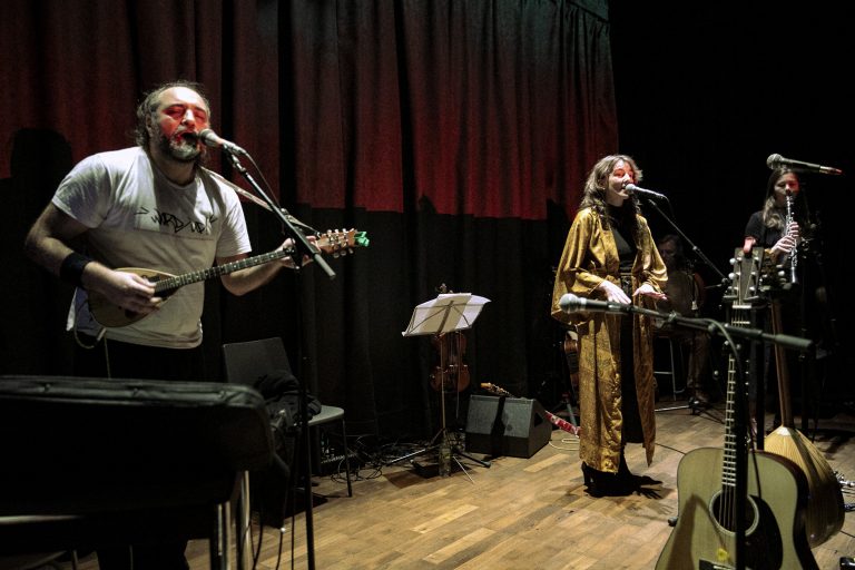 BaShbozouki's feat. Pheli Sommer, Nadina Memagić, Manu Théron