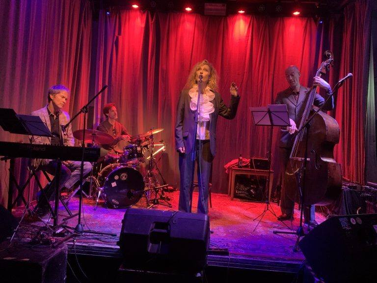 Ira Blažejewski mit Diasporata, Foto: Nils Nebe