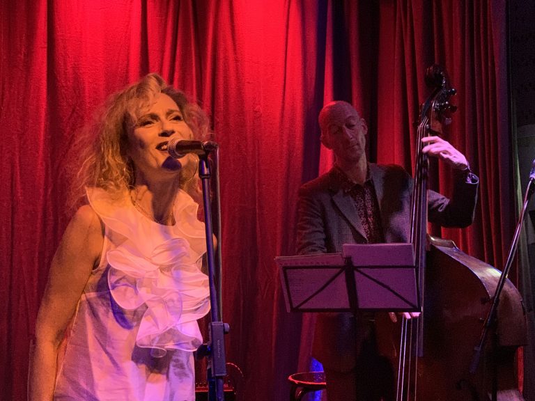 Ira Blažejewski mit Diasporata, Foto: Nils Nebe