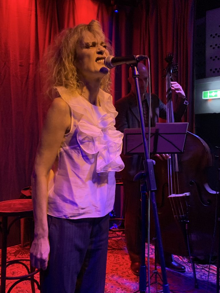 Ira Blažejewski mit Diasporata, Foto: Nils Nebe