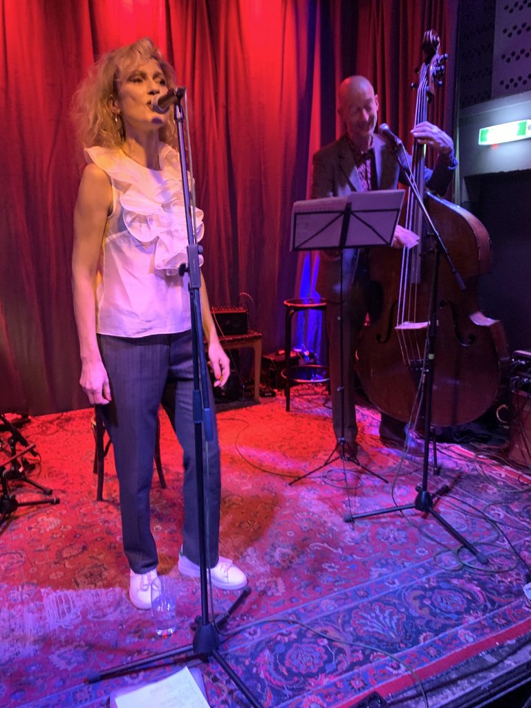 Ira Blažejewski mit Diasporata, Foto: Nils Nebe